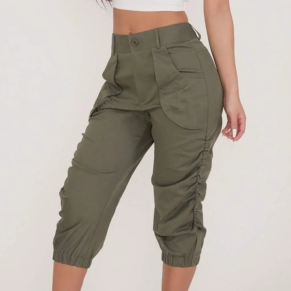 Cargo Capris for Women 2025 Summer Plus Size Casual Elastic Waist Cropped Pants Lightweight Comfy Capri with Pockets