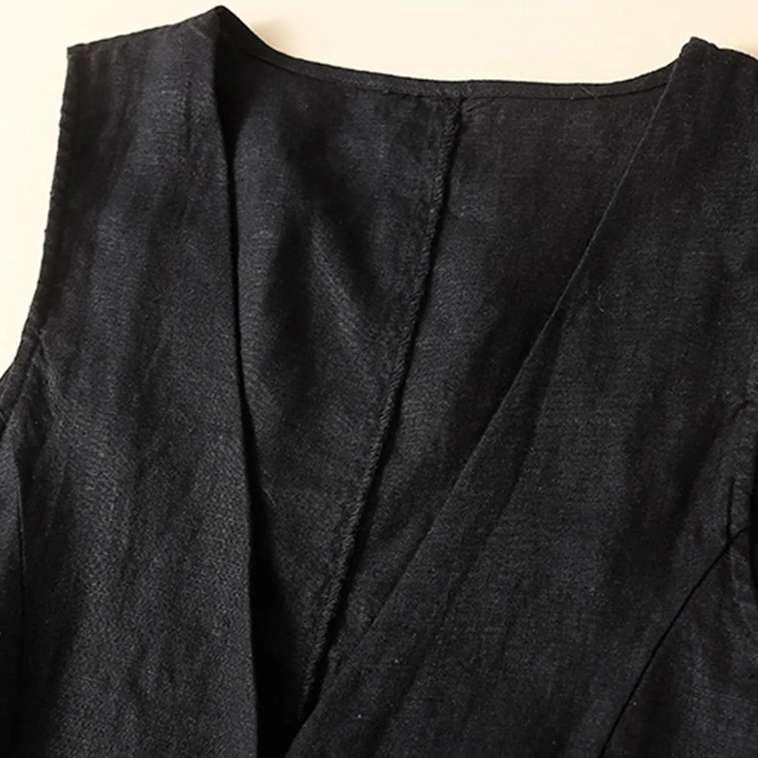 Women Casual Waistcoat Lightweight Sleeveless Button Vest Tops Trendy Plain Cardigan Gilet Jacket with Pockets