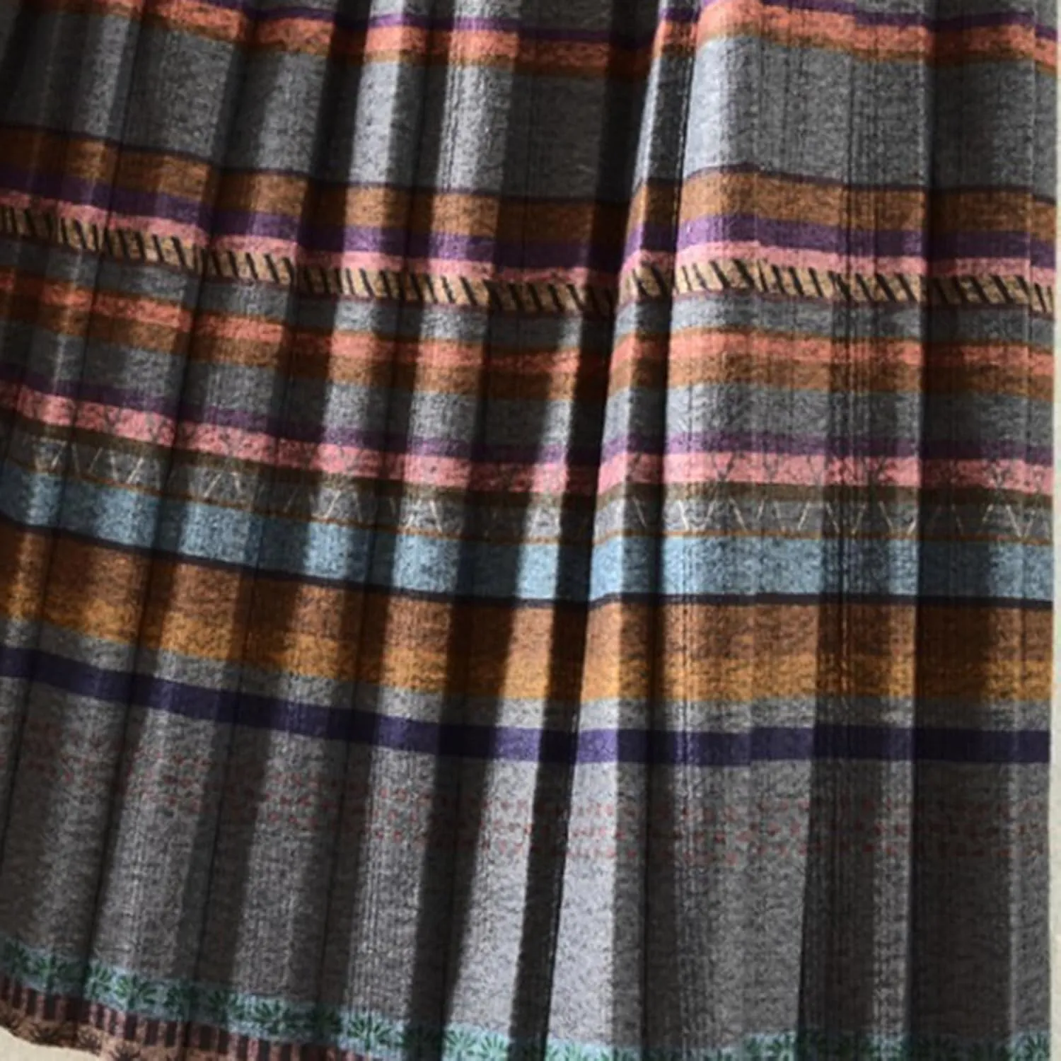 Womens Long Plaid Wool Skirt A line Flared Pleat Wool Tartan Skirt Winter Fall Warm High Elastic Waist Maxi Skirts